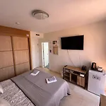 Marbella Deluxe Rooms In Royal Cabopino Townhouse